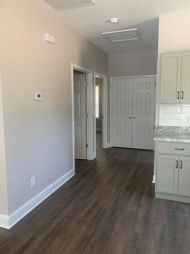 Building Photo - HWY 9 DUPLEX