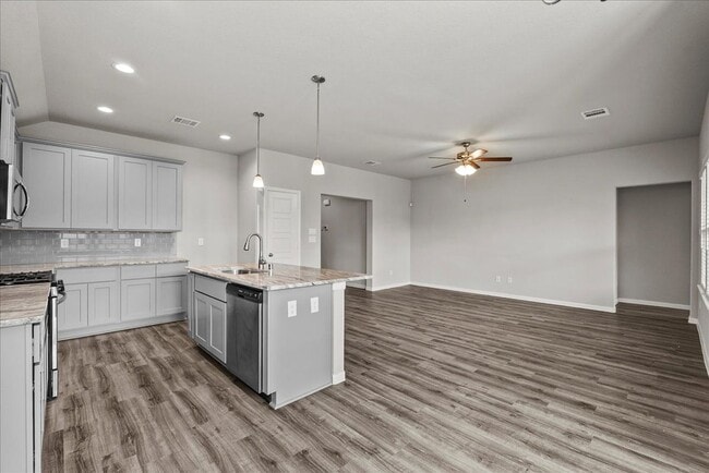 Building Photo - 4302 Fenwick Rd