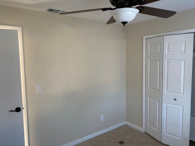 Building Photo - 3809-3811 SW 8th Ct