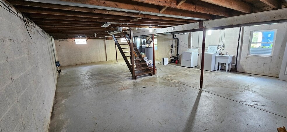 Building Photo - 536 Miller Ave