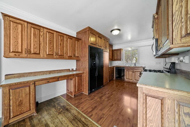 Building Photo - Updated 5-Bedroom, 2-Bath Home Across from...