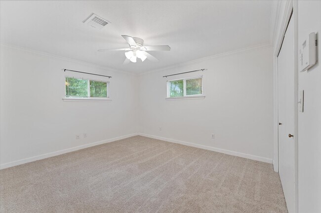 Building Photo - 11104 Quinlan North Lake Dr