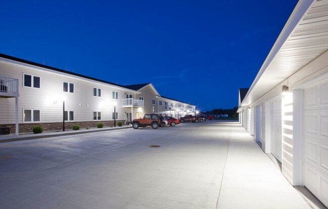 Building Photo - 905 3rd St NE