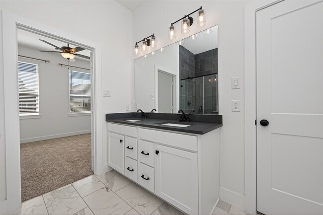 Building Photo - 177 Hidden Peak Dr