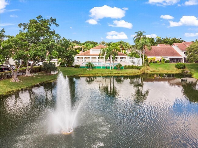 Building Photo - 7464 Pinewalk Dr S