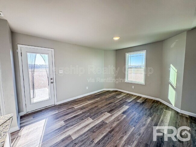 Building Photo - 102 Michael Thomas Pl