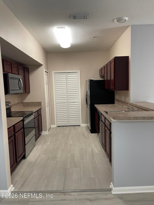 Building Photo - 6984 Ortega Woods Dr