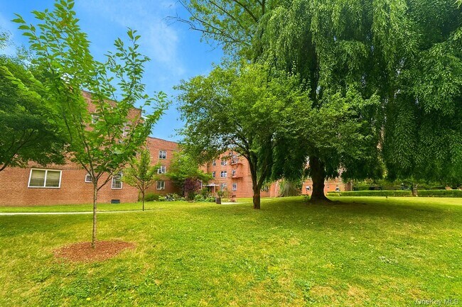 Building Photo - 147-37-137 38th Ave