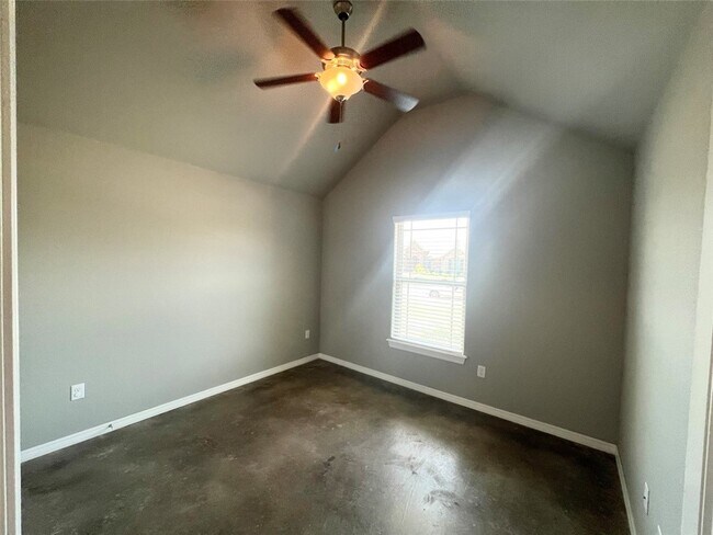 Building Photo - 211 Genoa Way