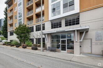 Building Photo - Downtown Bellevue One Bedroom One Bath Con...