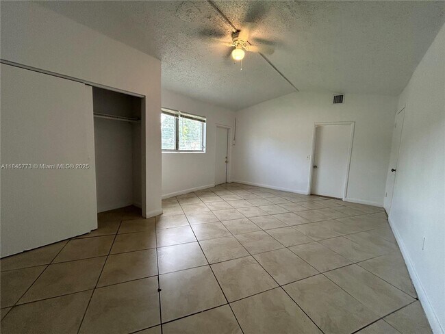 Building Photo - 3620 NW 35th Ave