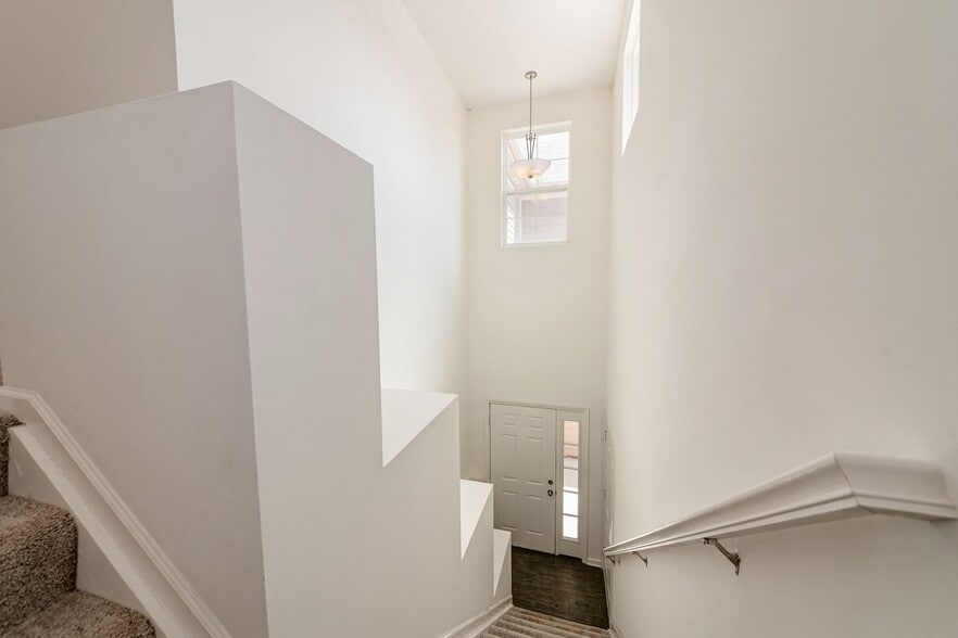 Building Photo - 3587 Evelynton Ave