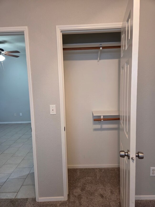 Building Photo - 1073 W Northstar Dr