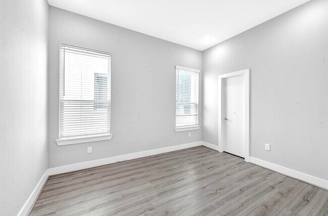 Building Photo - 4215 Hardy St