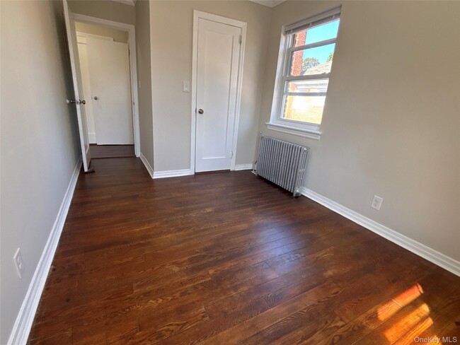 Building Photo - 37 Spruce St