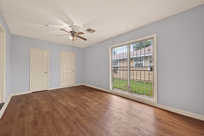 Building Photo - 10506 Buffum St