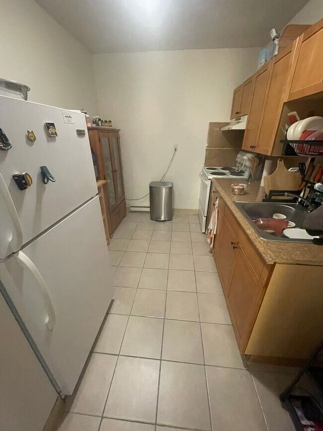 Building Photo - 10 Armington St