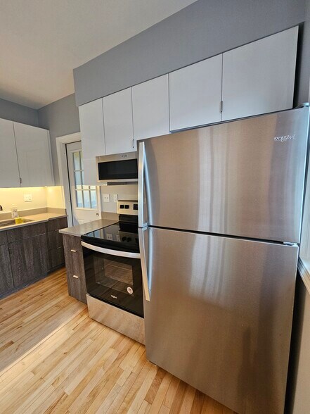 Building Photo - 3380 Evaline St