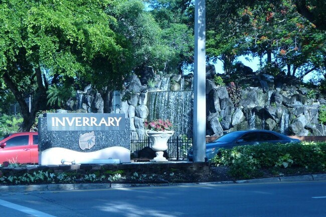 Building Photo - 3776 Inverrary Blvd