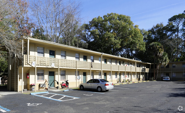 Primary Photo - Villas on the Hill 1165