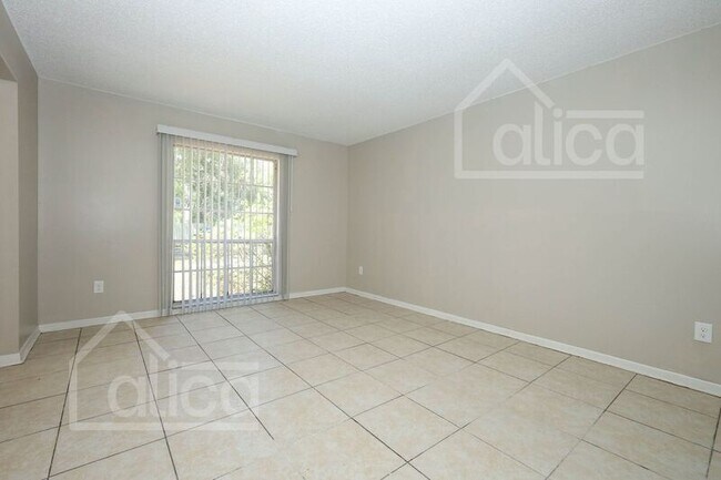 Building Photo - 4006 Luan Dr