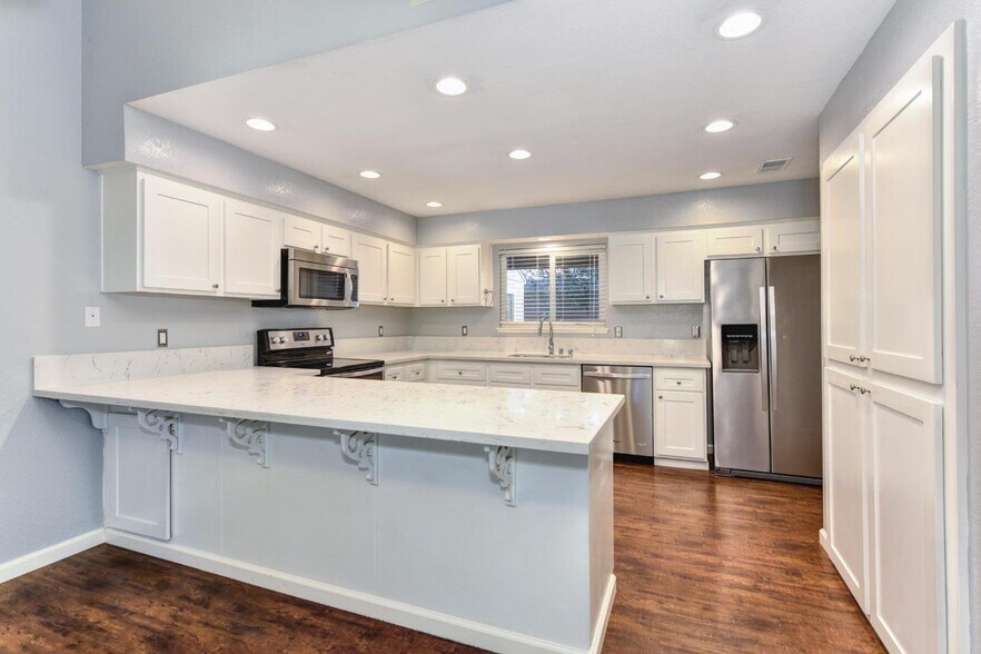 Building Photo - 7965 Arcade Lake Ln