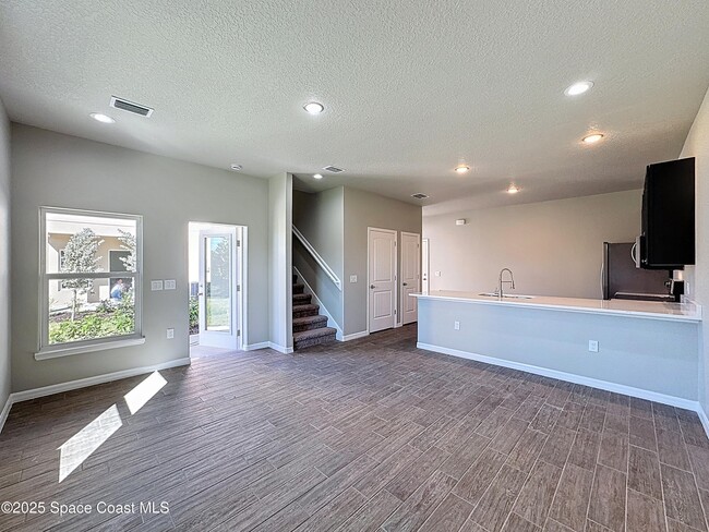 Building Photo - 534 L M Davey Ln