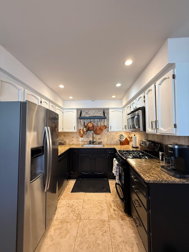Building Photo - 39 Porto Bello Dr