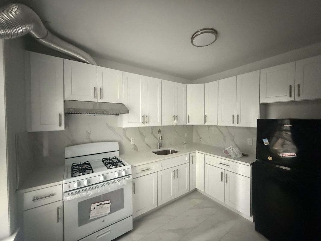 Building Photo - 25-45 44th Street, 2F