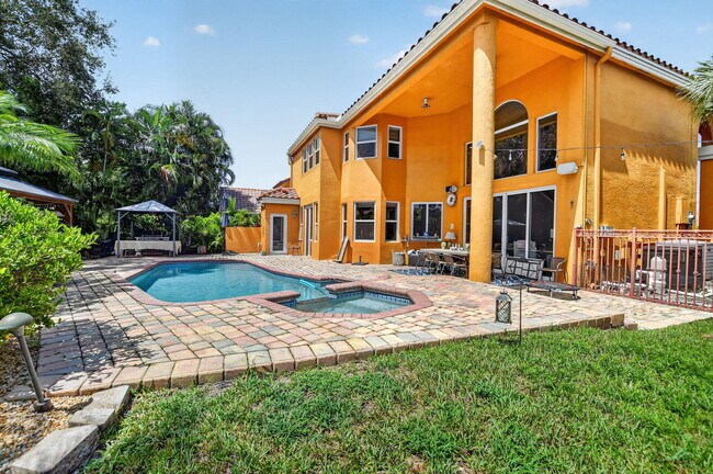 Building Photo - 23201 Boca Club Colony Cir