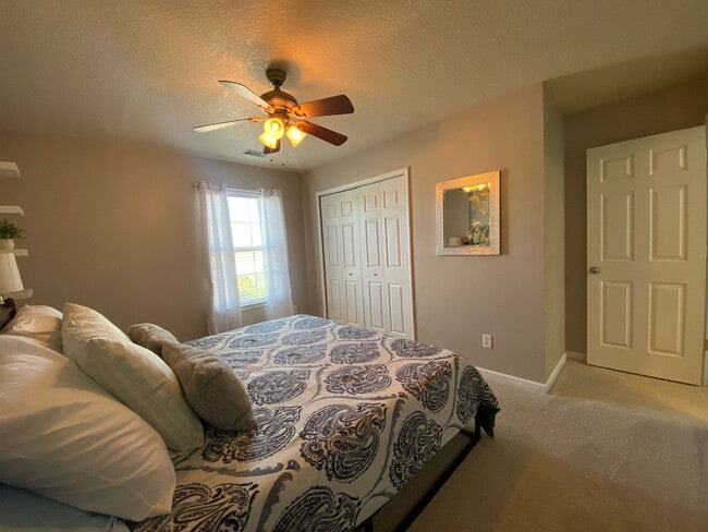 Building Photo - Beautifully Maintained Home in Prime Savannah Location