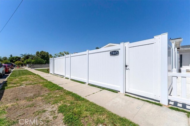 Building Photo - 7865 Chastain Ave