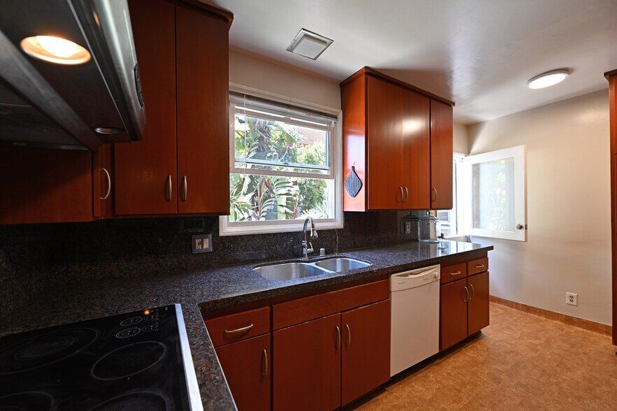 Building Photo - 11063 Ohio Ave