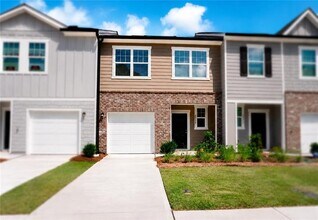 Building Photo - 2095 Emerson Dr