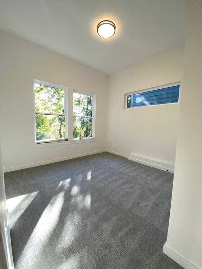 Building Photo - 3 Bedroom | 2.5 Bath Home in White Salmon