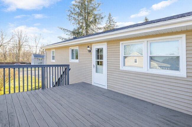 Building Photo - 4 Soundview Ave