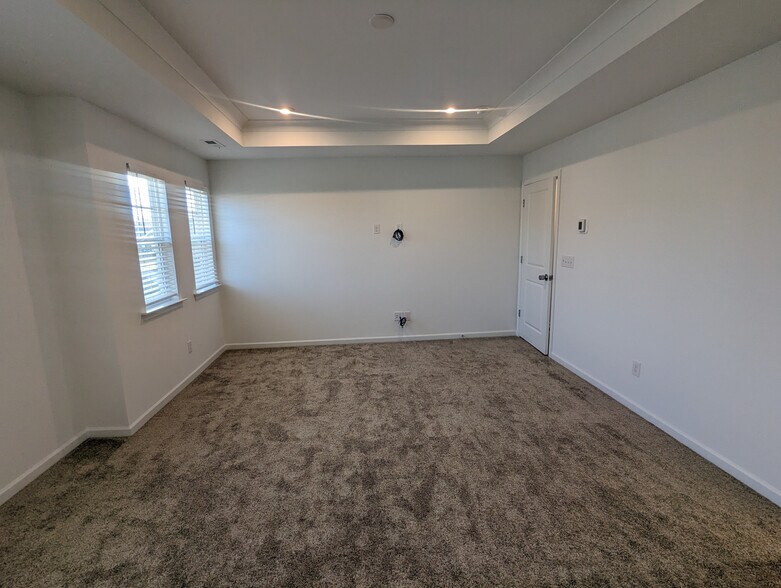 Building Photo - Room in Townhome on Leading St