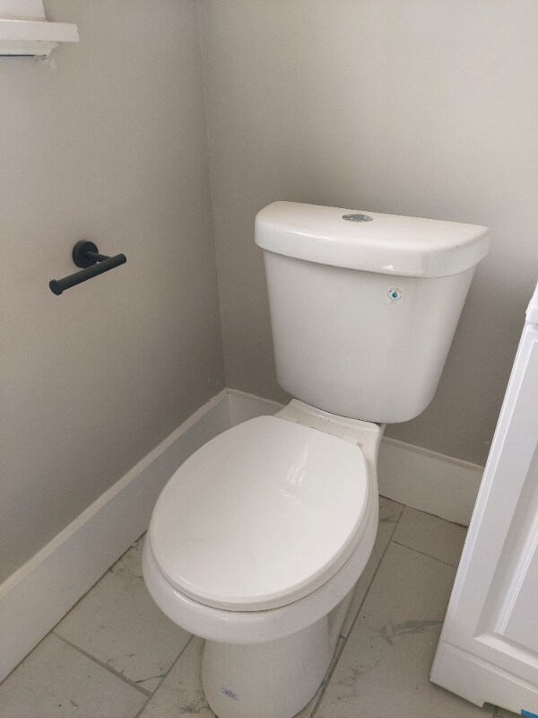 Building Photo - 1553 E McLemore Ave