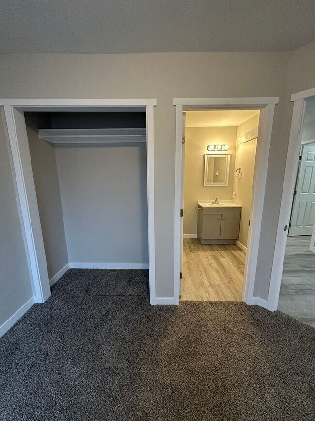 Building Photo - Brand New & Inviting 2 Bedroom, 2 Bathroom Unit in St. Anthony!