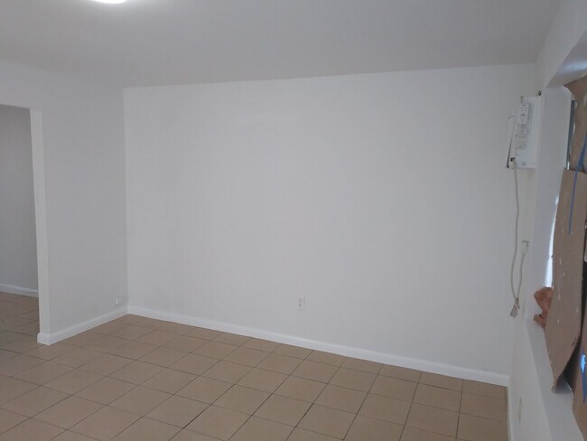 Building Photo - 1610 NW 59th St