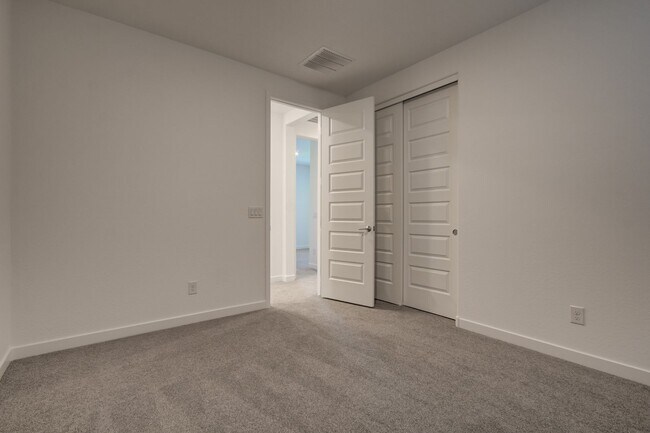 Building Photo - 1087 E Chapman Dr