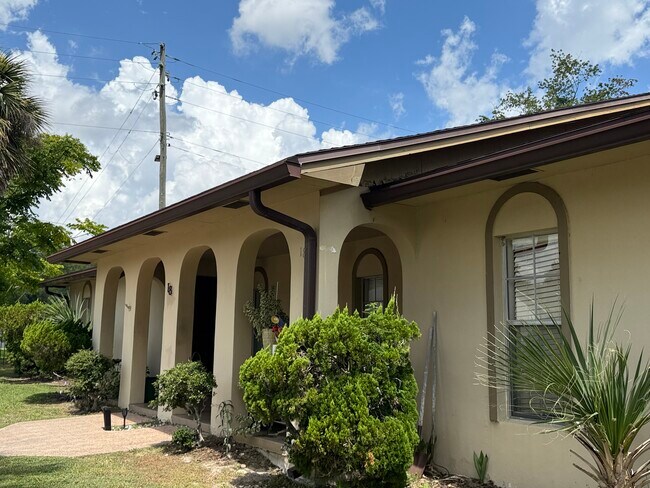 Building Photo - 18 Dogwood Trl