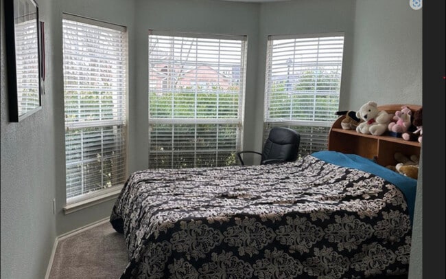 Building Photo - 1505 Hill Lockwoods Dr