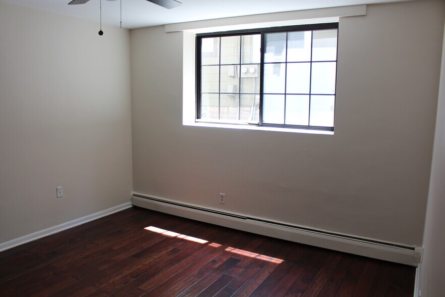 Building Photo - 3215 Pillsbury Ave S