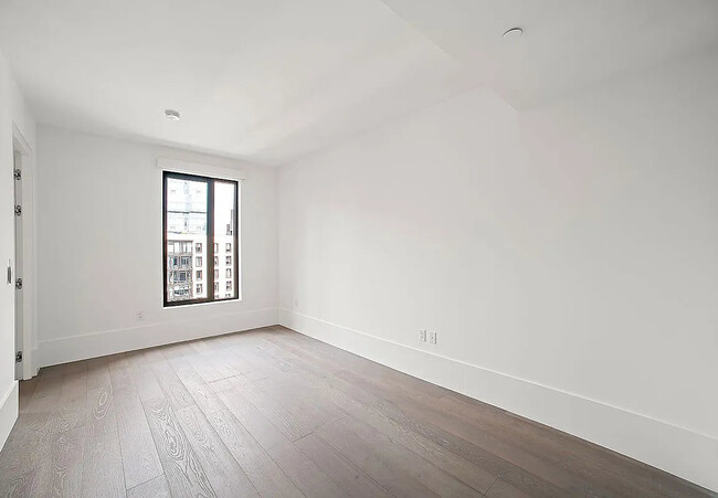 Building Photo - 429 Kent Ave