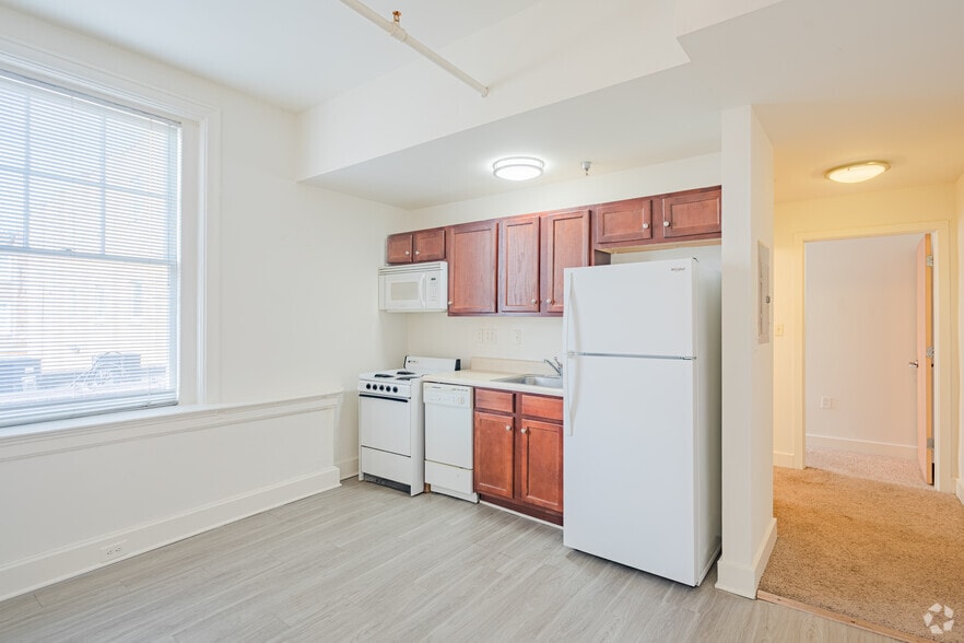 3BR, 2BA - Grace & Monroe Apartments