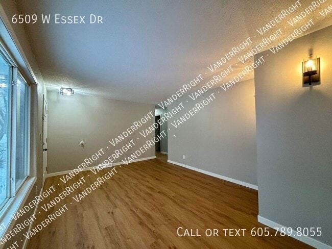 Building Photo - 6509 W Essex Dr