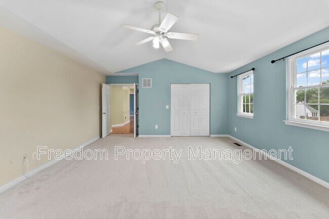 Building Photo - 9140 Worthington Dr