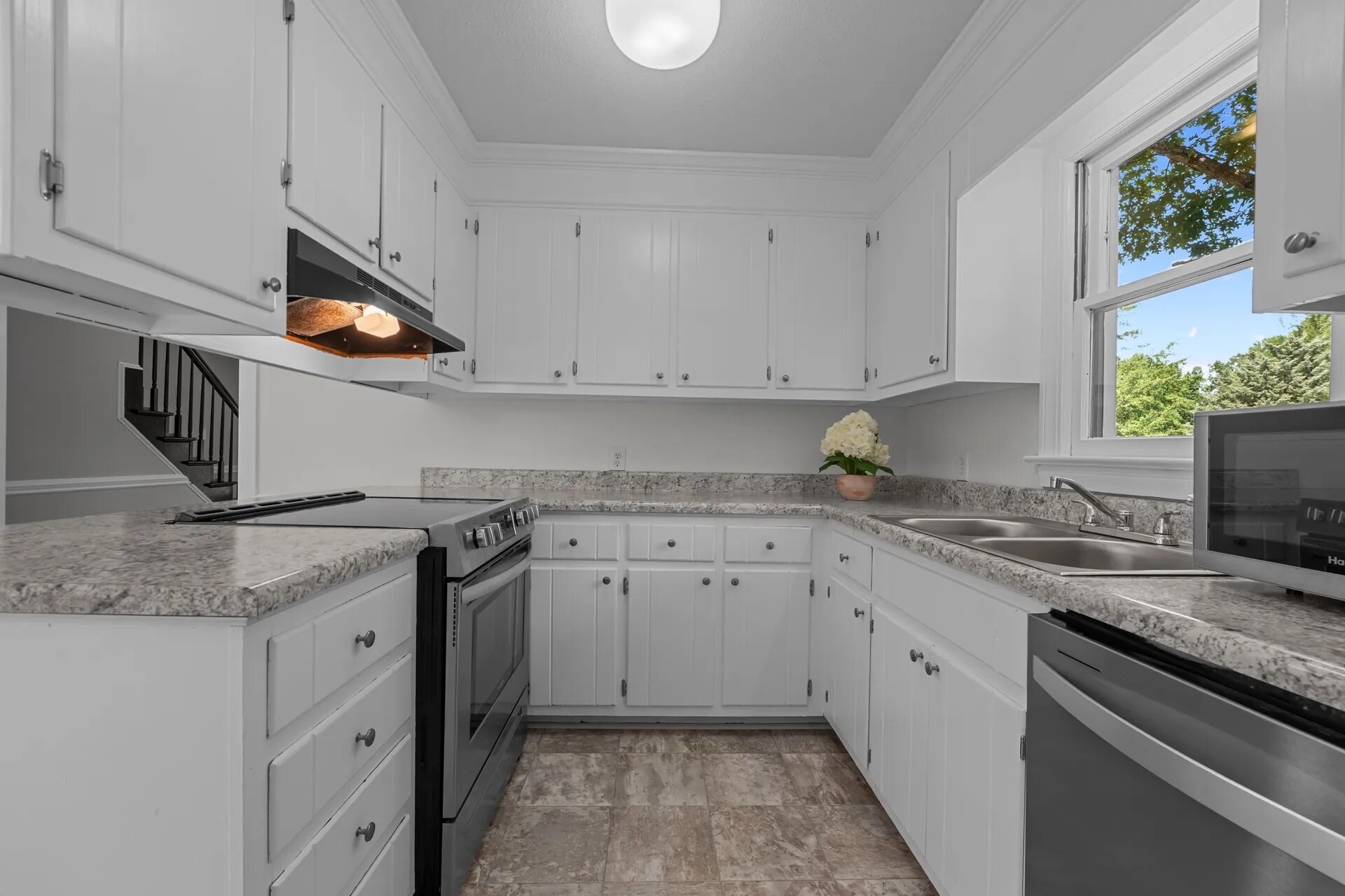 Building Photo - 112 Gawain Rd
