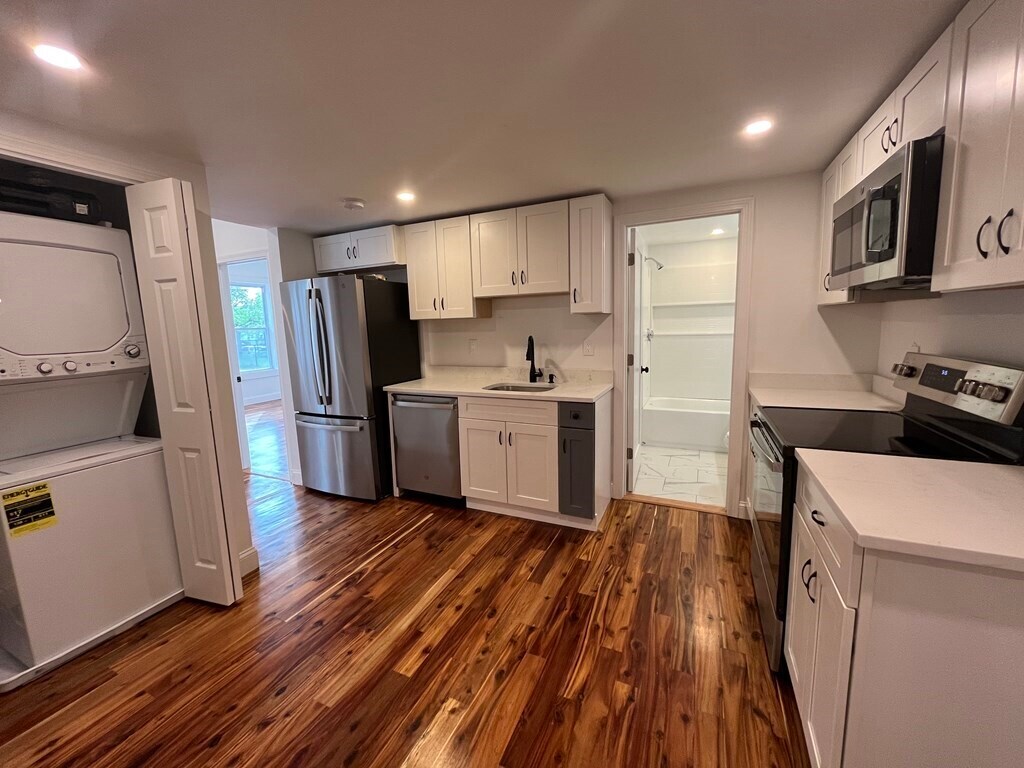 Building Photo - 155 Orange St